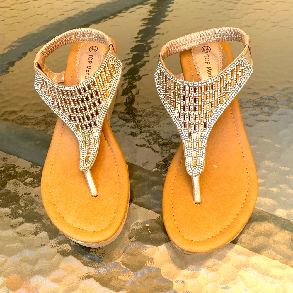 Top Moda Thong Platform Sandals in bronze size 8 1/2